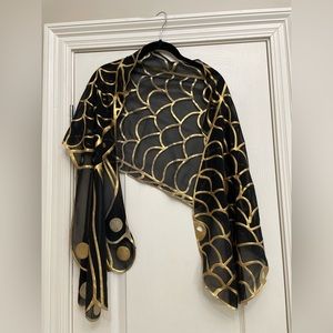 Hand painted fish wrap. Very interesting piece!